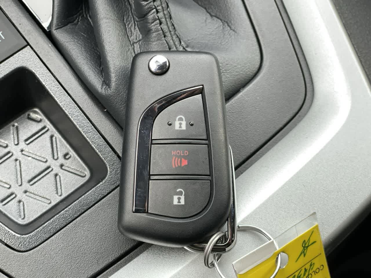 Thumbnail: 2022 Toyota RAV4 - 25