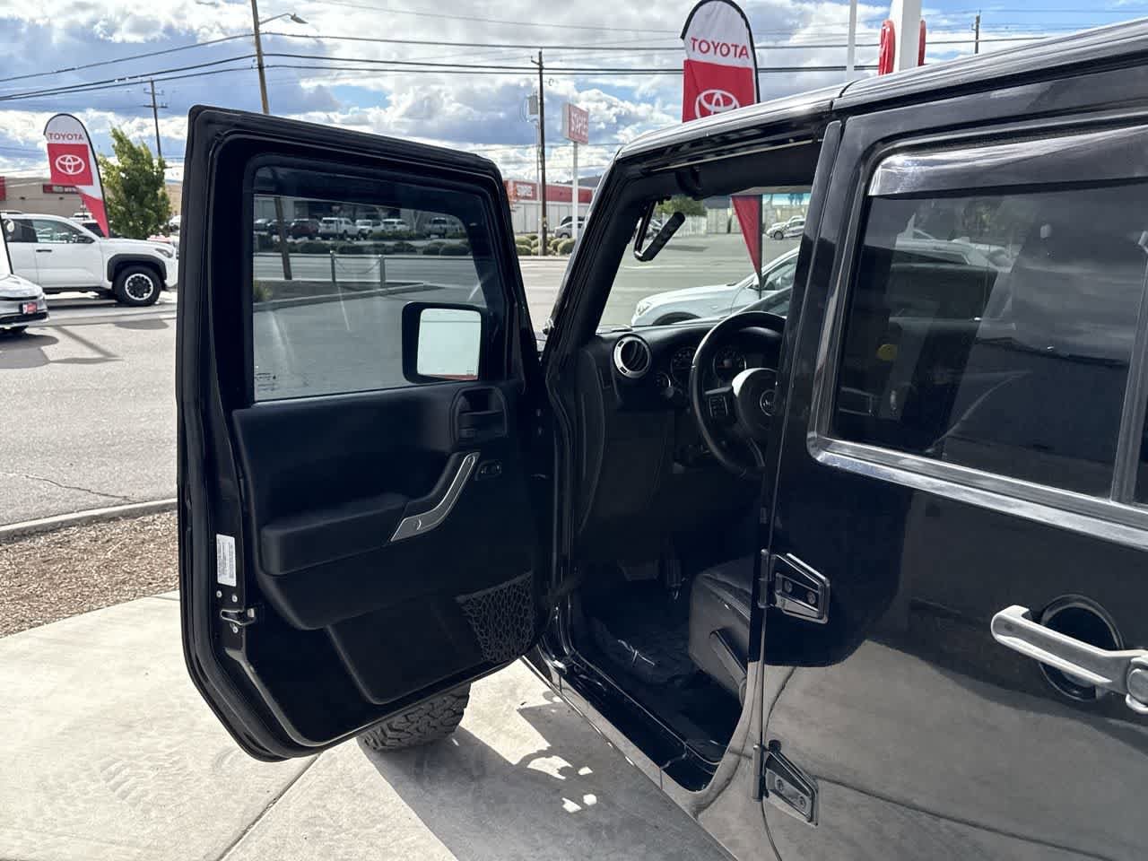 Thumbnail: 2015 Jeep Wrangler - 10