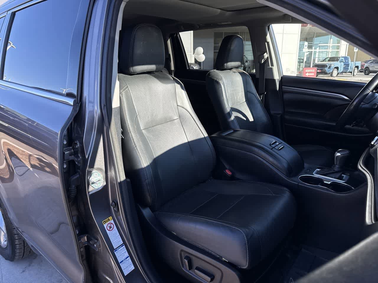 Thumbnail: 2018 Toyota Highlander - 15