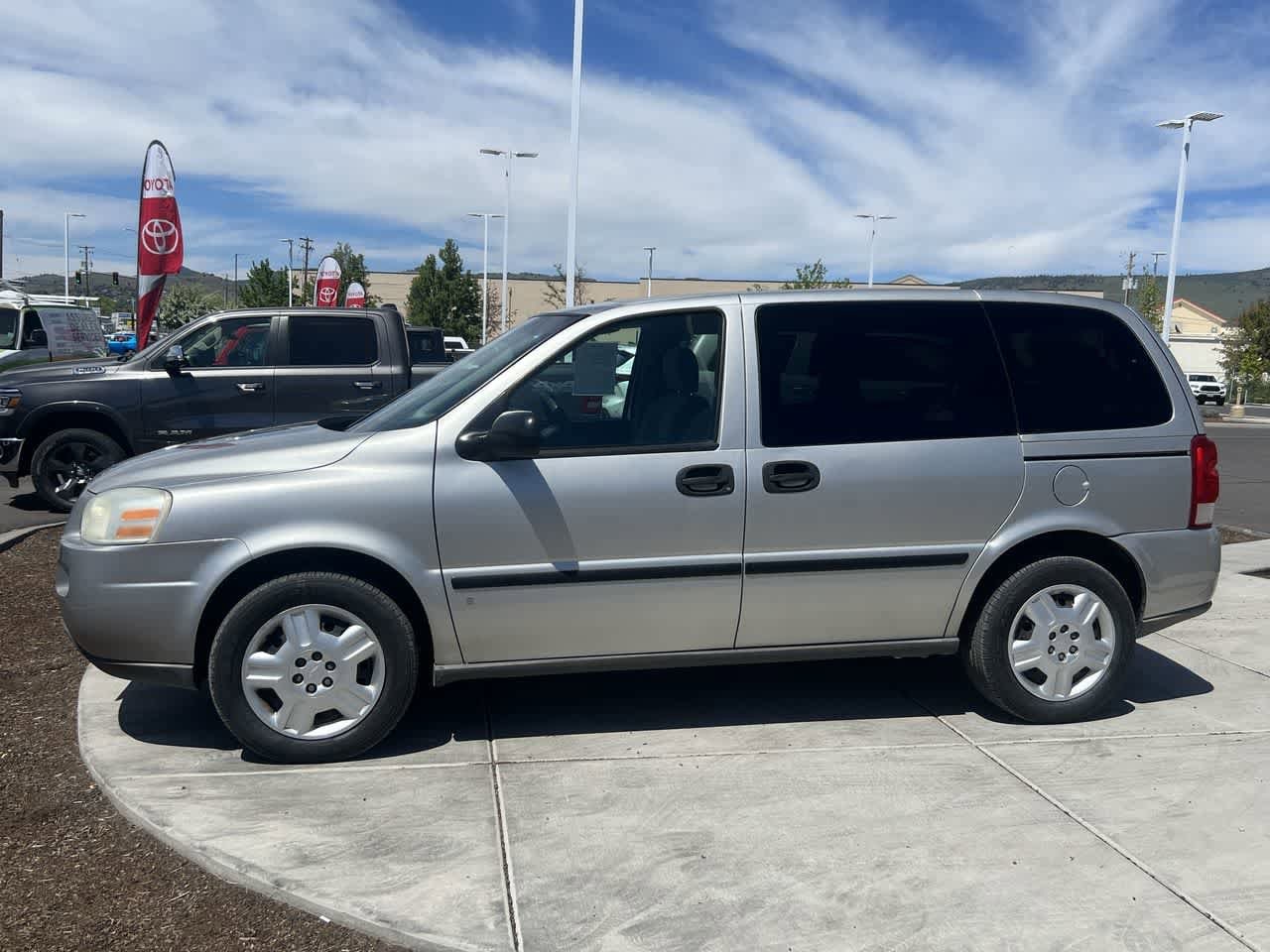 Thumbnail: 2008 Chevrolet Uplander - 2