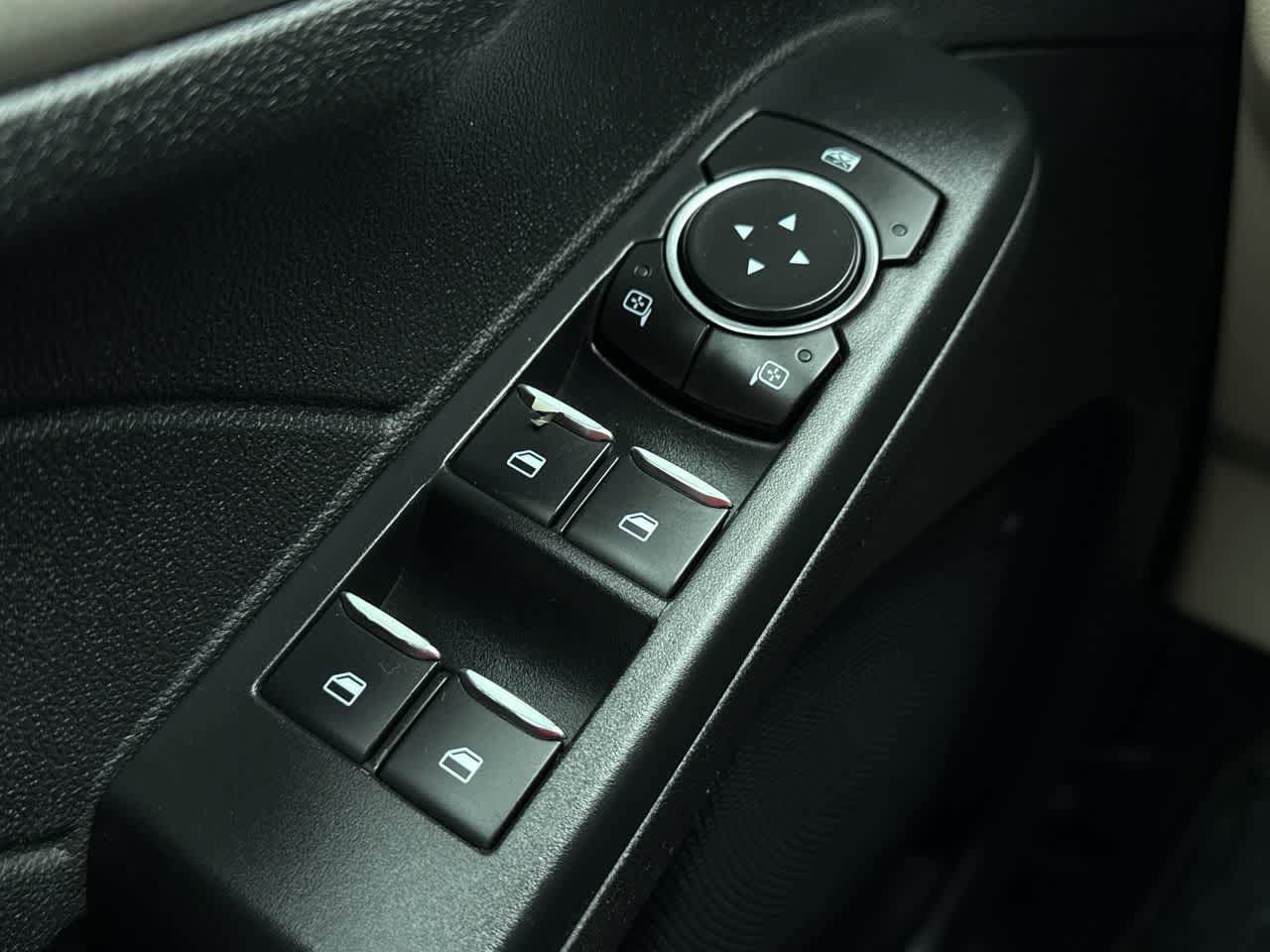 Thumbnail: 2022 Ford Escape - 22