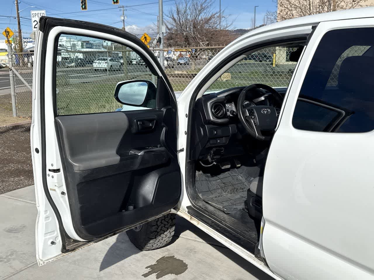 Thumbnail: 2020 Toyota Tacoma - 9