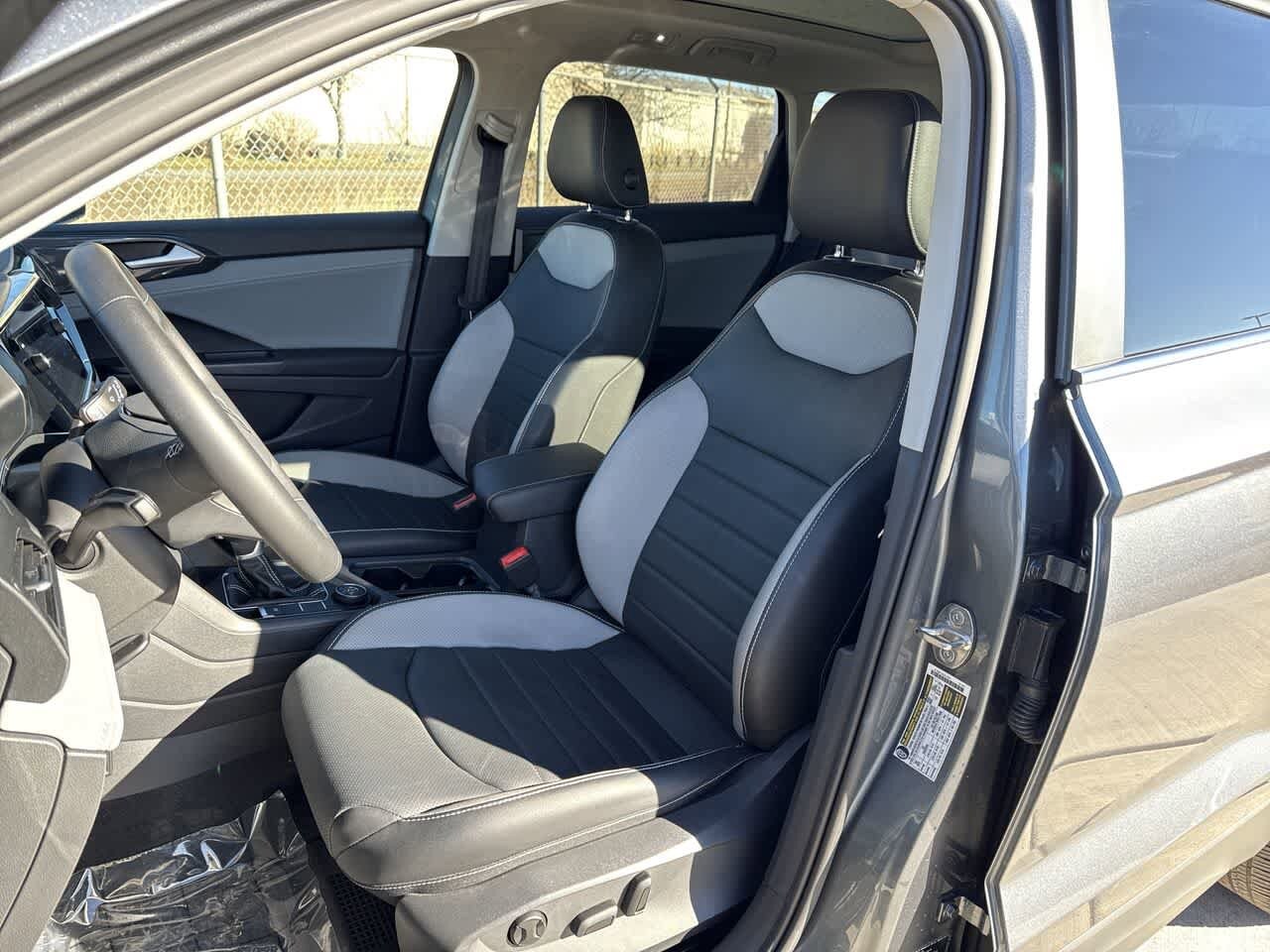 Thumbnail: 2022 Volkswagen Taos - 11