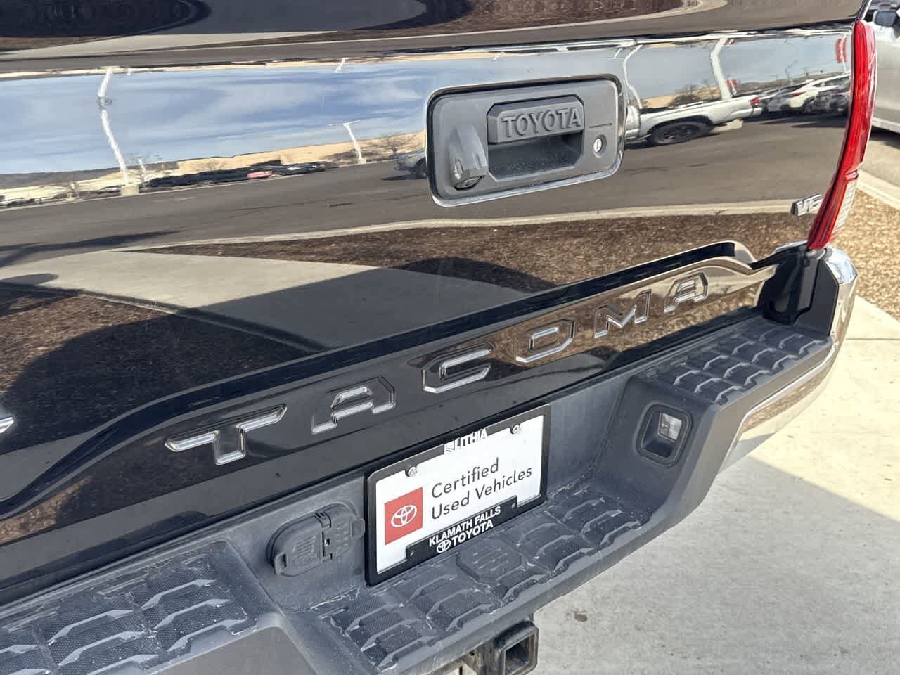 Thumbnail: 2019 Toyota Tacoma - 9