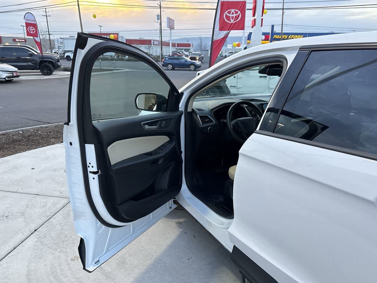 Thumbnail: 2022 Ford Edge - 10