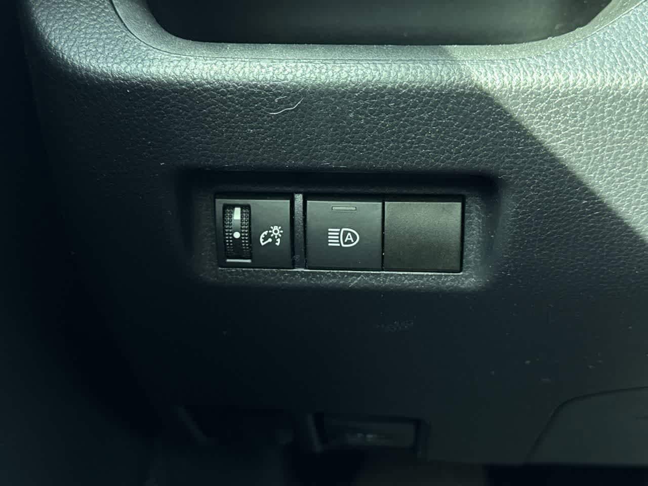 Thumbnail: 2019 Toyota RAV4 - 21