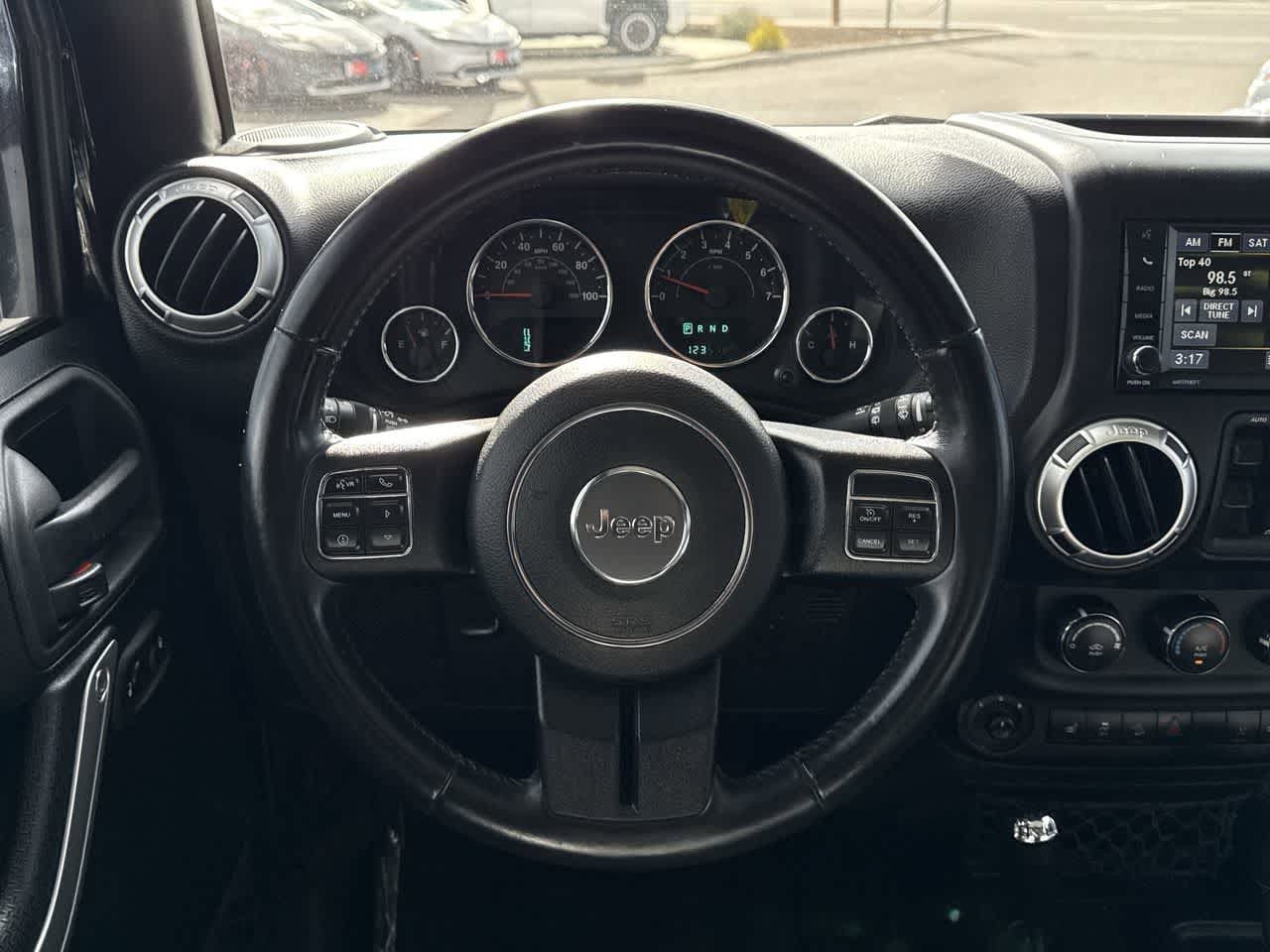 Thumbnail: 2015 Jeep Wrangler - 16