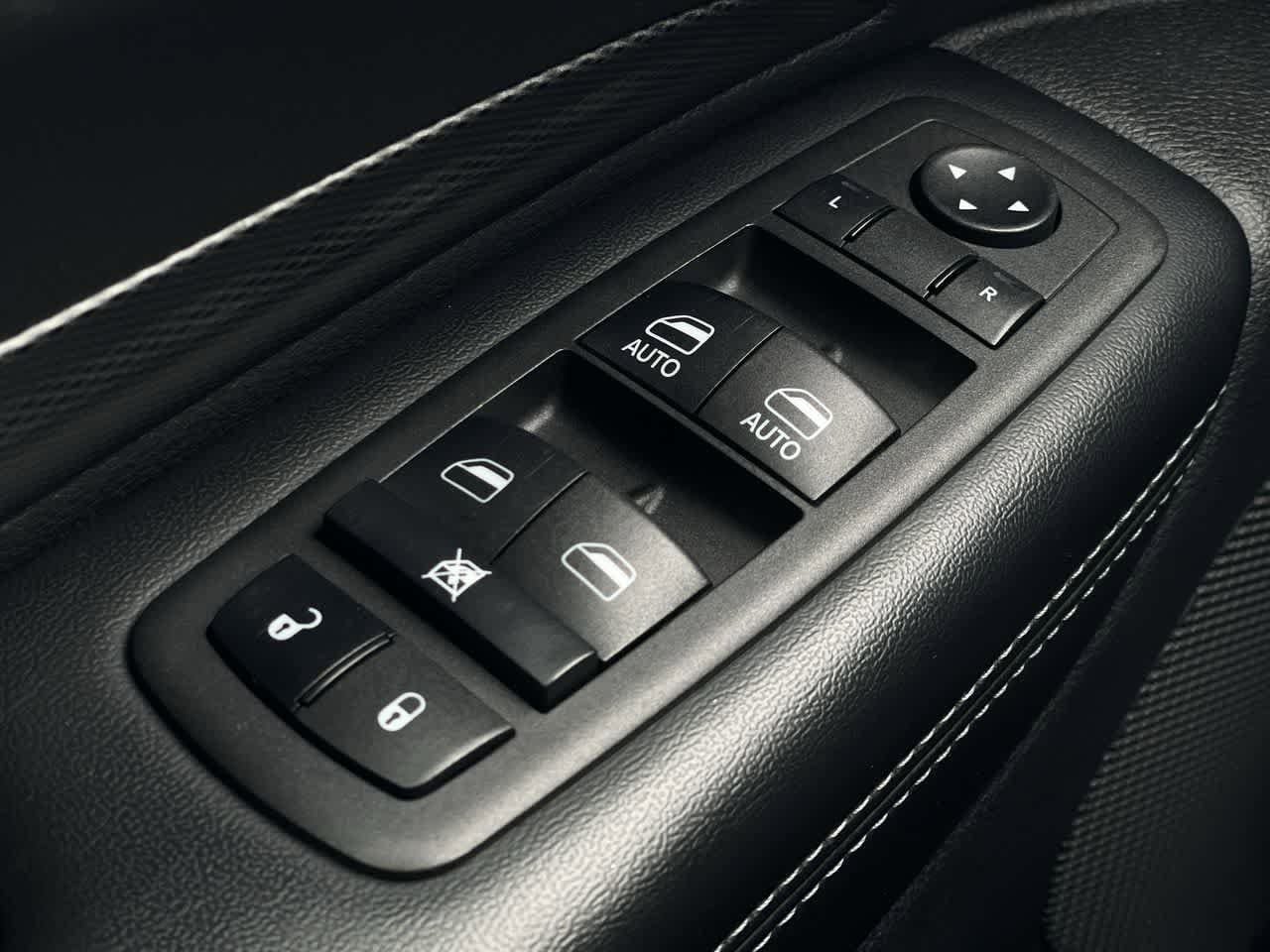 Thumbnail: 2022 Dodge Durango - 23