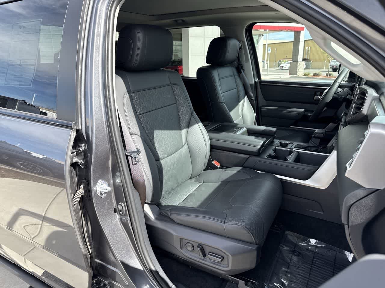 Thumbnail: 2024 Toyota Tundra - 14