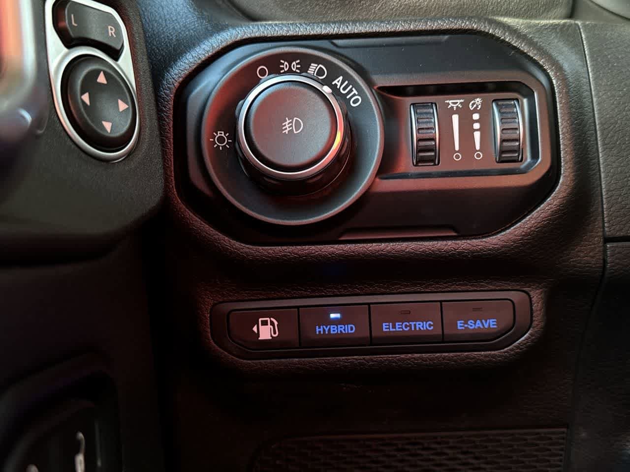 Thumbnail: 2021 Jeep Wrangler - 21