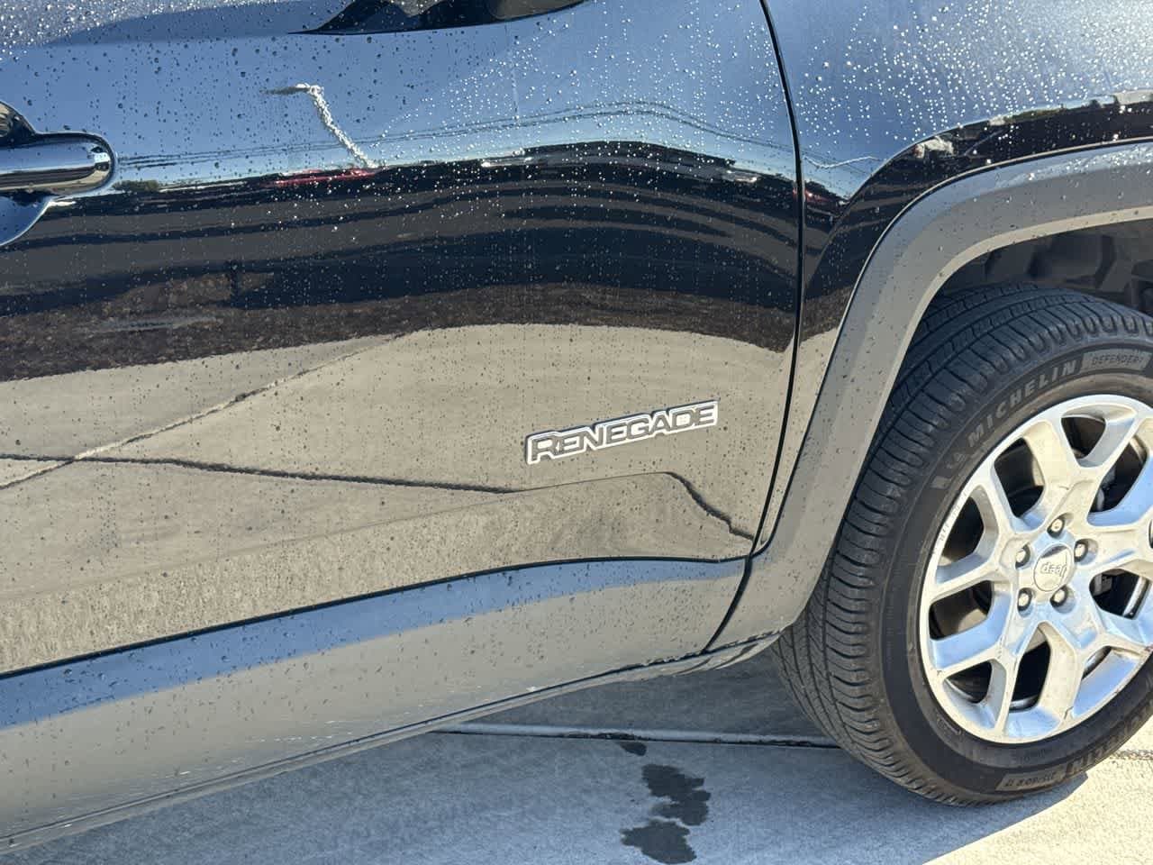 Thumbnail: 2017 Jeep Renegade - 9