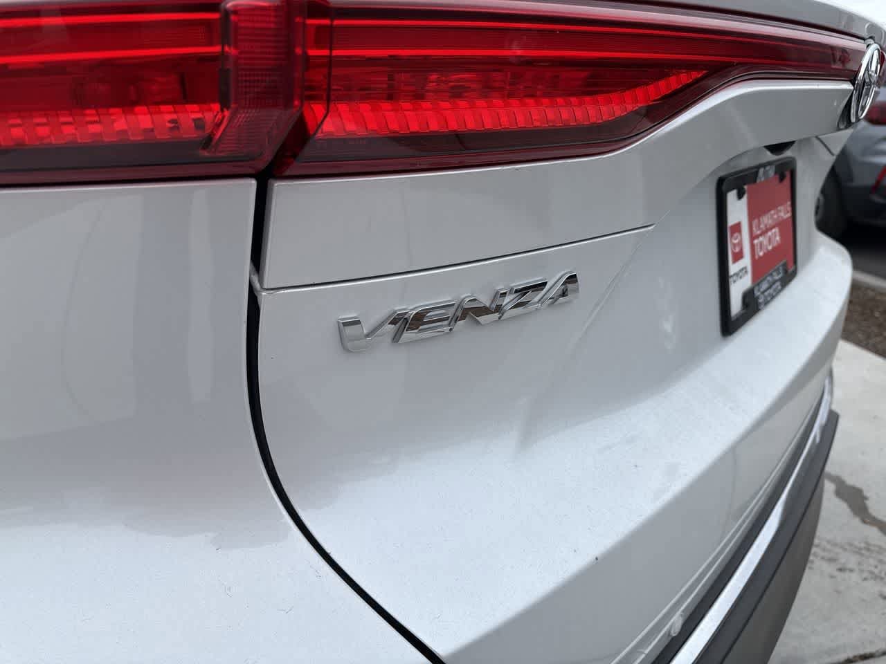 Thumbnail: 2024 Toyota Venza - 9