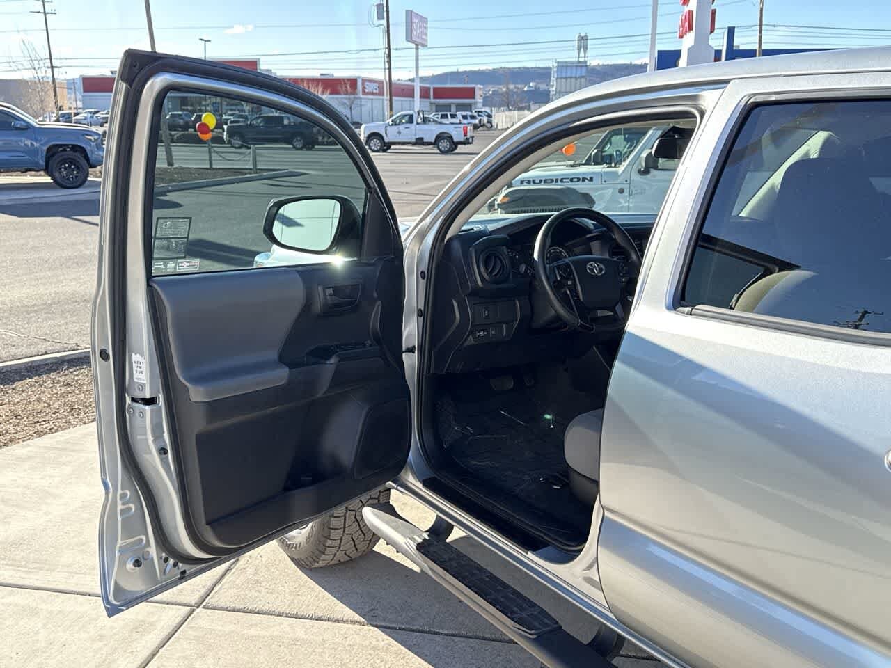 Thumbnail: 2023 Toyota Tacoma - 10