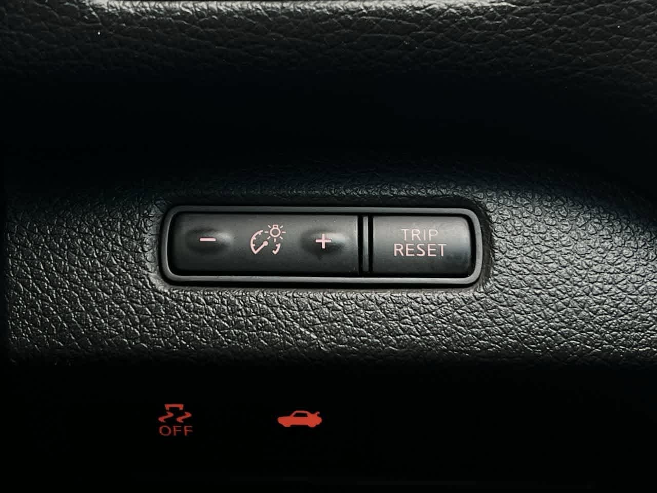 Thumbnail: 2015 Nissan Altima - 21