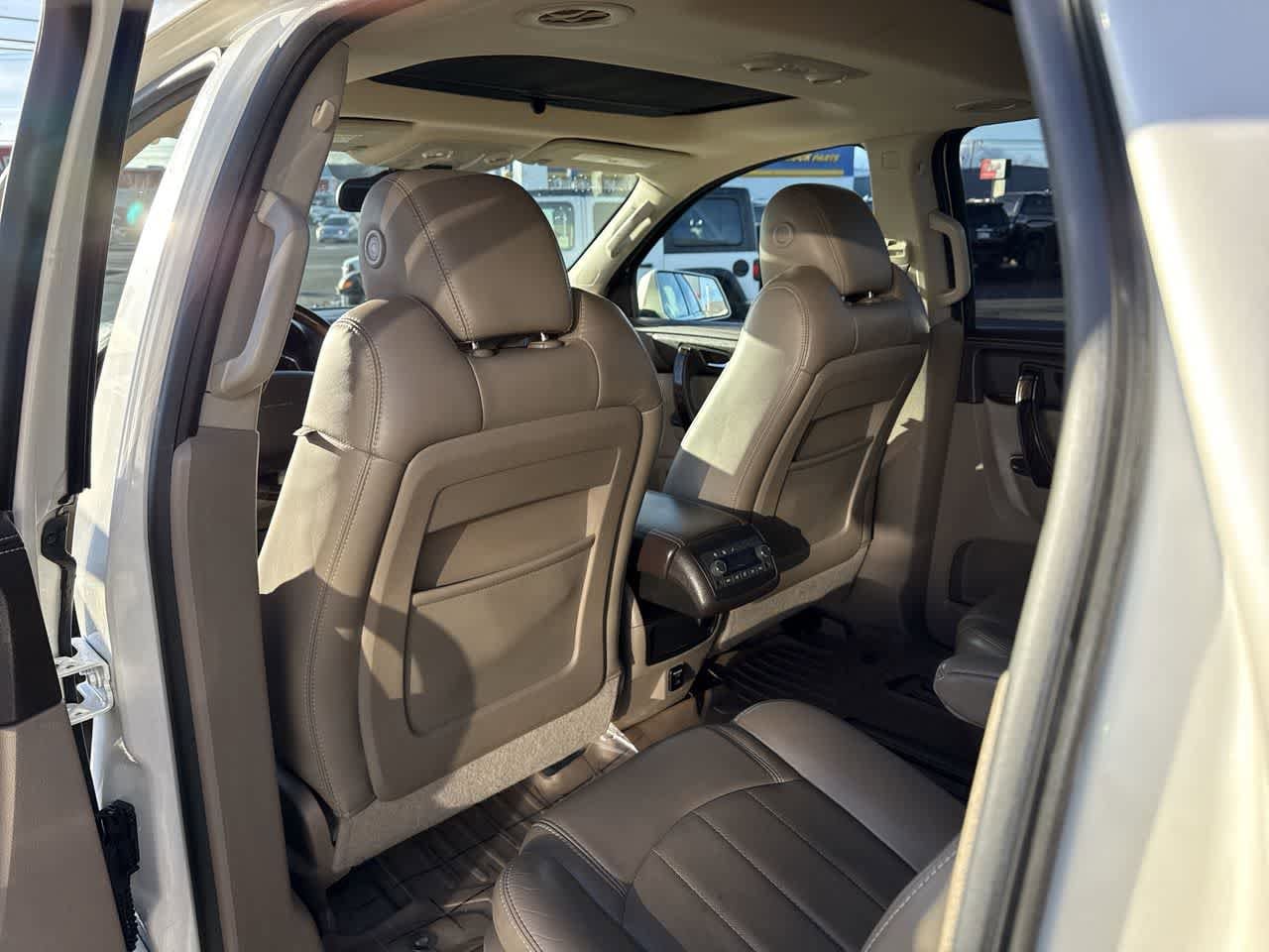 Thumbnail: 2014 GMC Acadia - 14