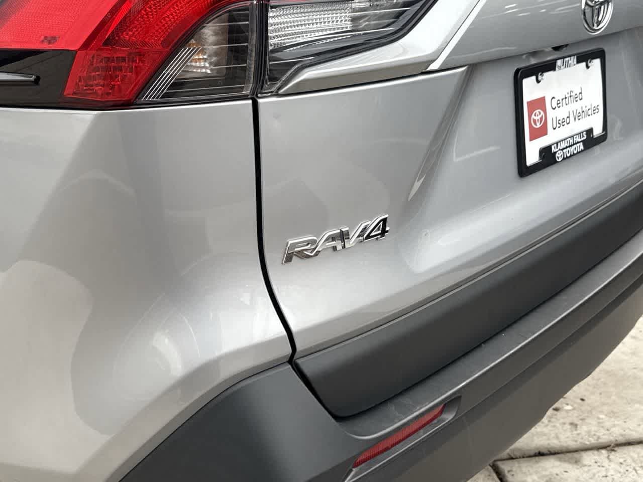 Thumbnail: 2022 Toyota RAV4 - 9