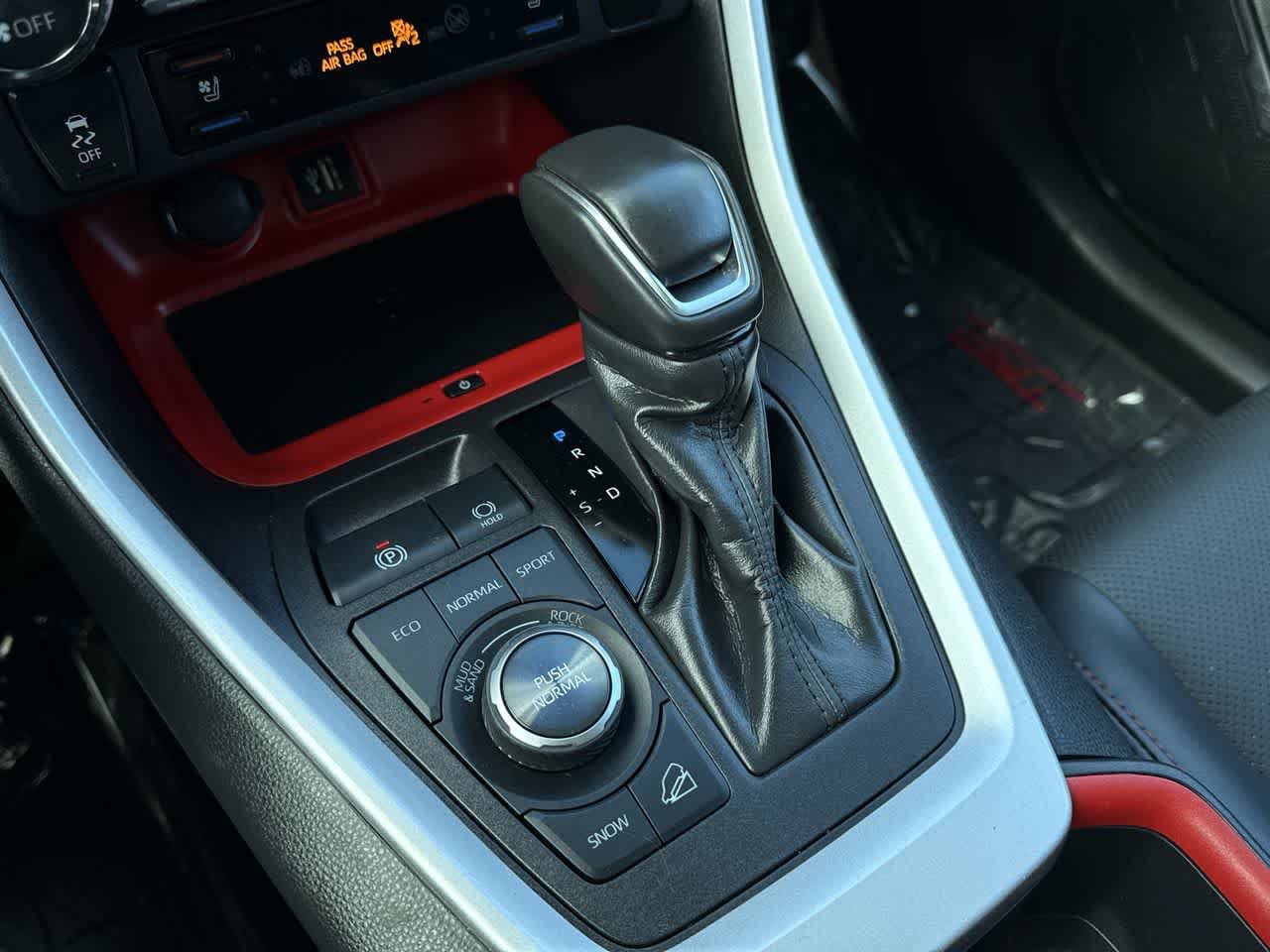 Thumbnail: 2024 Toyota RAV4 - 20