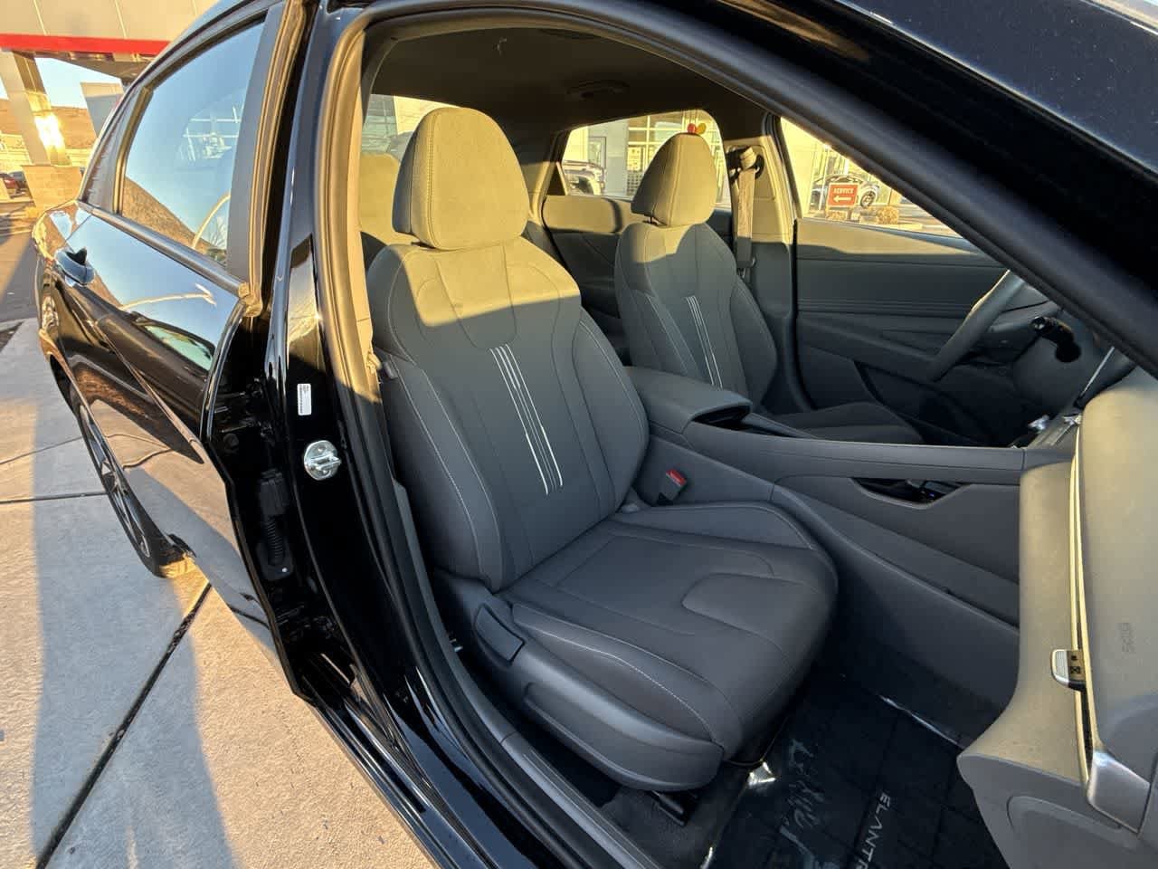 Thumbnail: 2023 Hyundai Elantra - 14