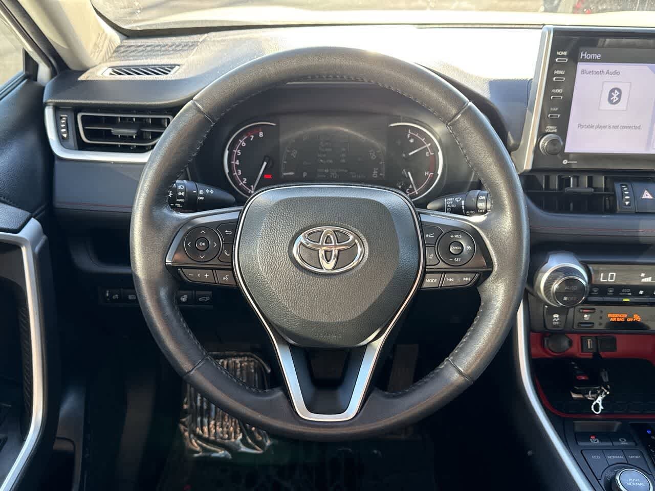 Thumbnail: 2022 Toyota RAV4 - 16