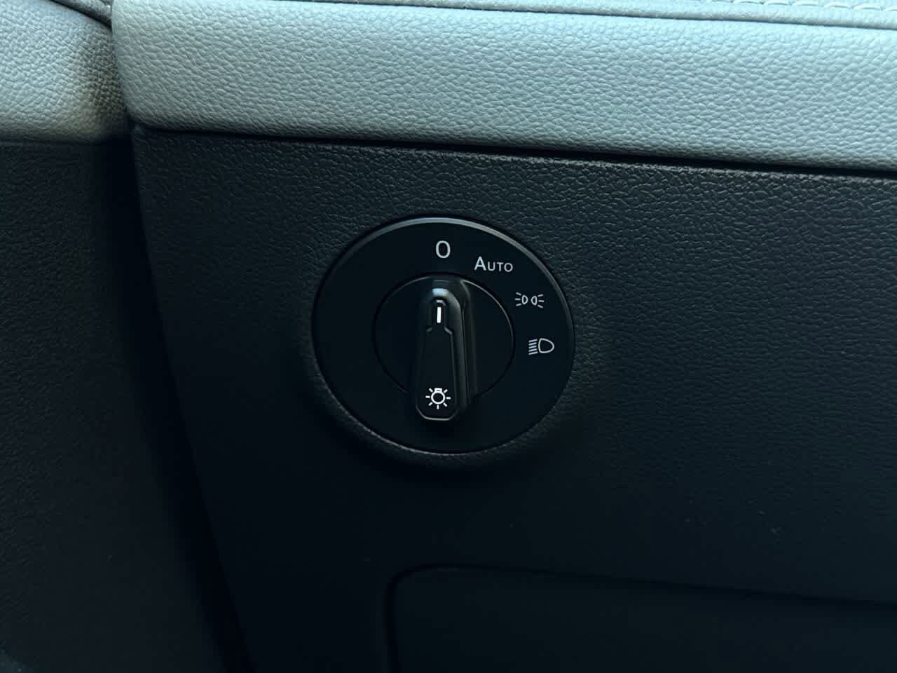 Thumbnail: 2022 Volkswagen Taos - 21