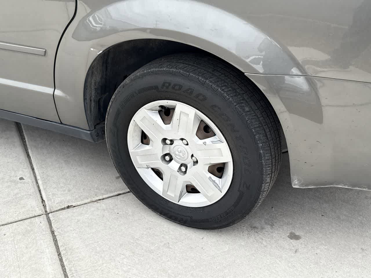 Thumbnail: 2010 Dodge Grand Caravan - 8