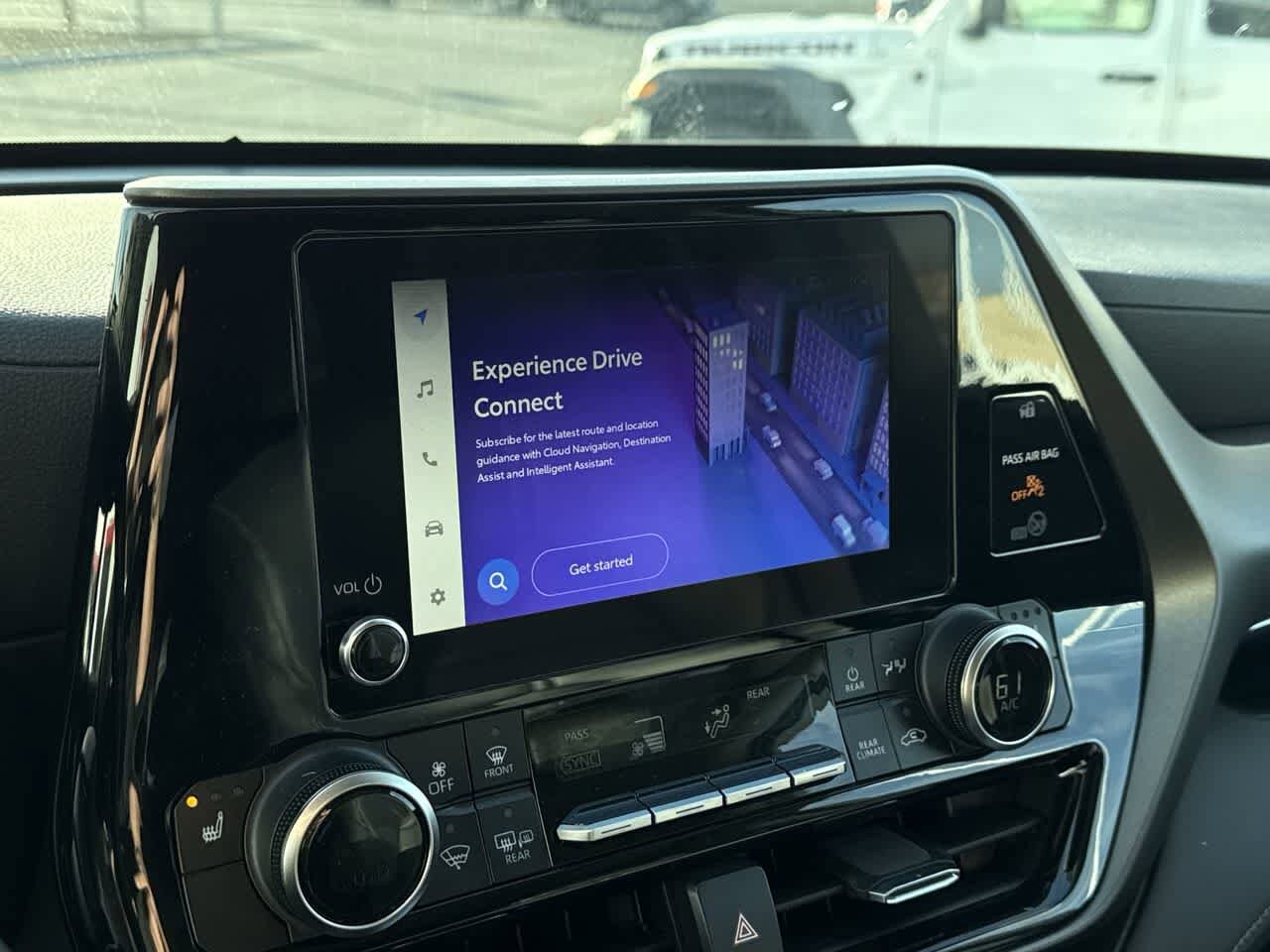 Thumbnail: 2023 Toyota Highlander - 19