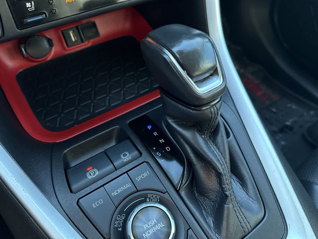 Thumbnail: 2022 Toyota RAV4 - 20