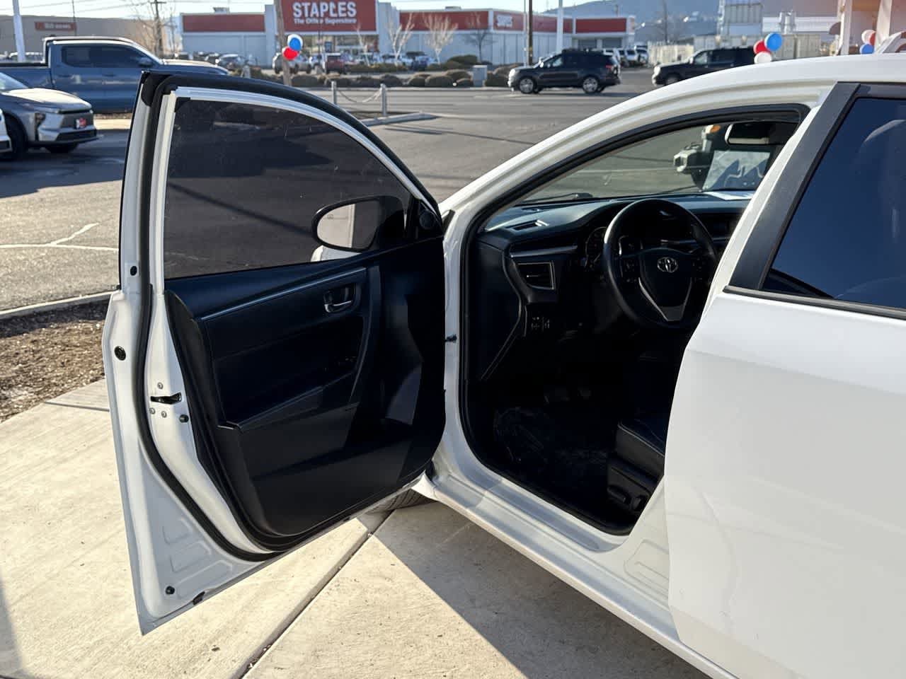 Thumbnail: 2016 Toyota Corolla - 10