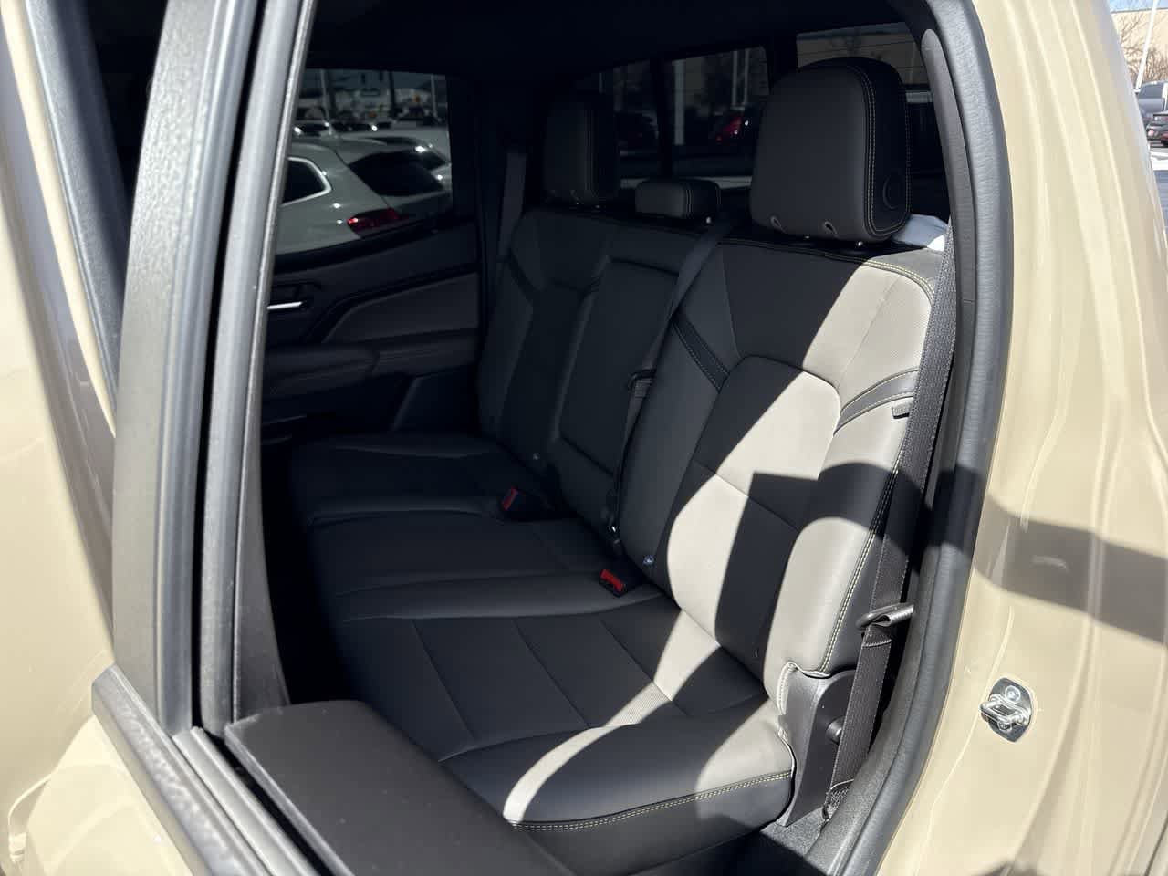 Thumbnail: 2024 Chevrolet Colorado - 11