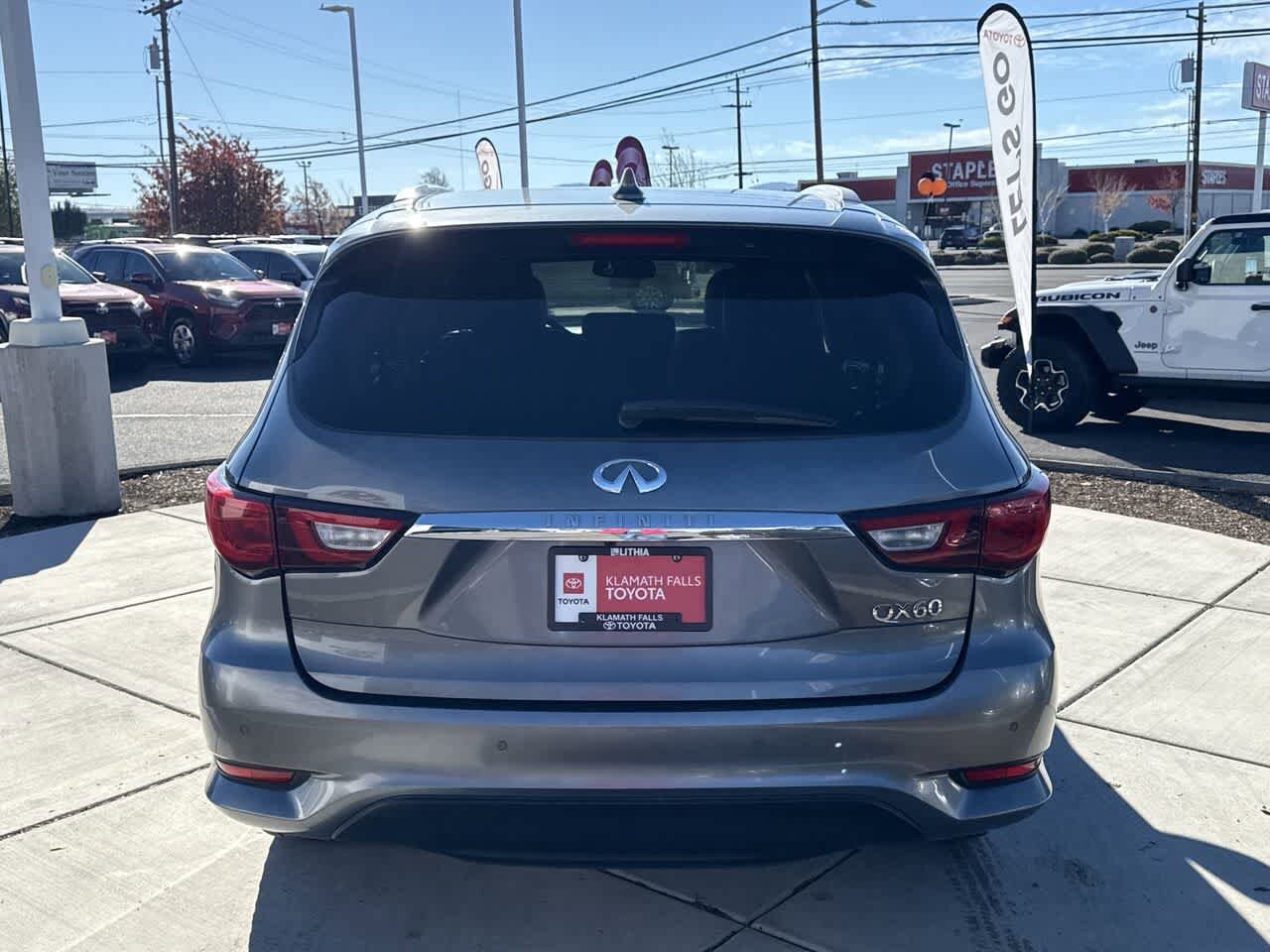 2017 Infiniti QX60 photo 3