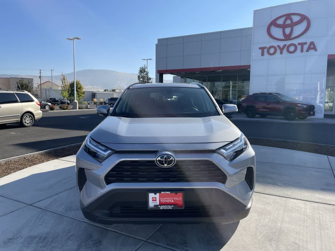 Thumbnail: 2022 Toyota RAV4 - 3