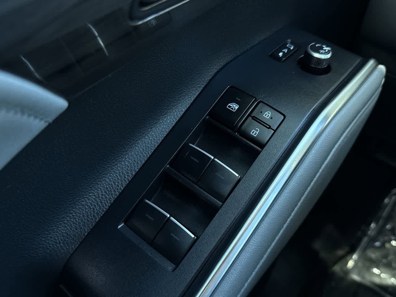 Thumbnail: 2024 Toyota Highlander - 23