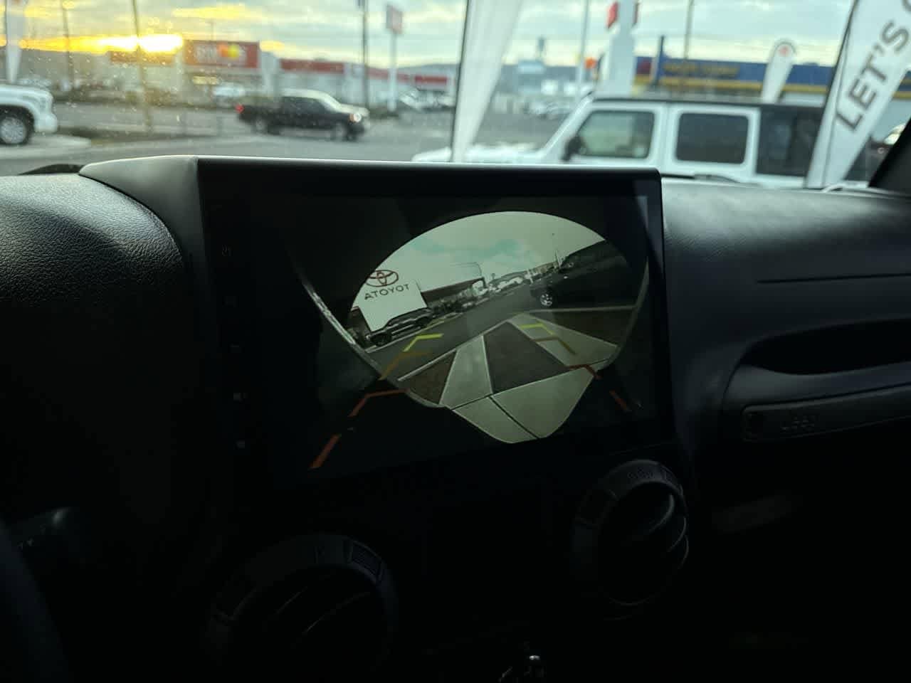 Thumbnail: 2015 Jeep Wrangler - 19