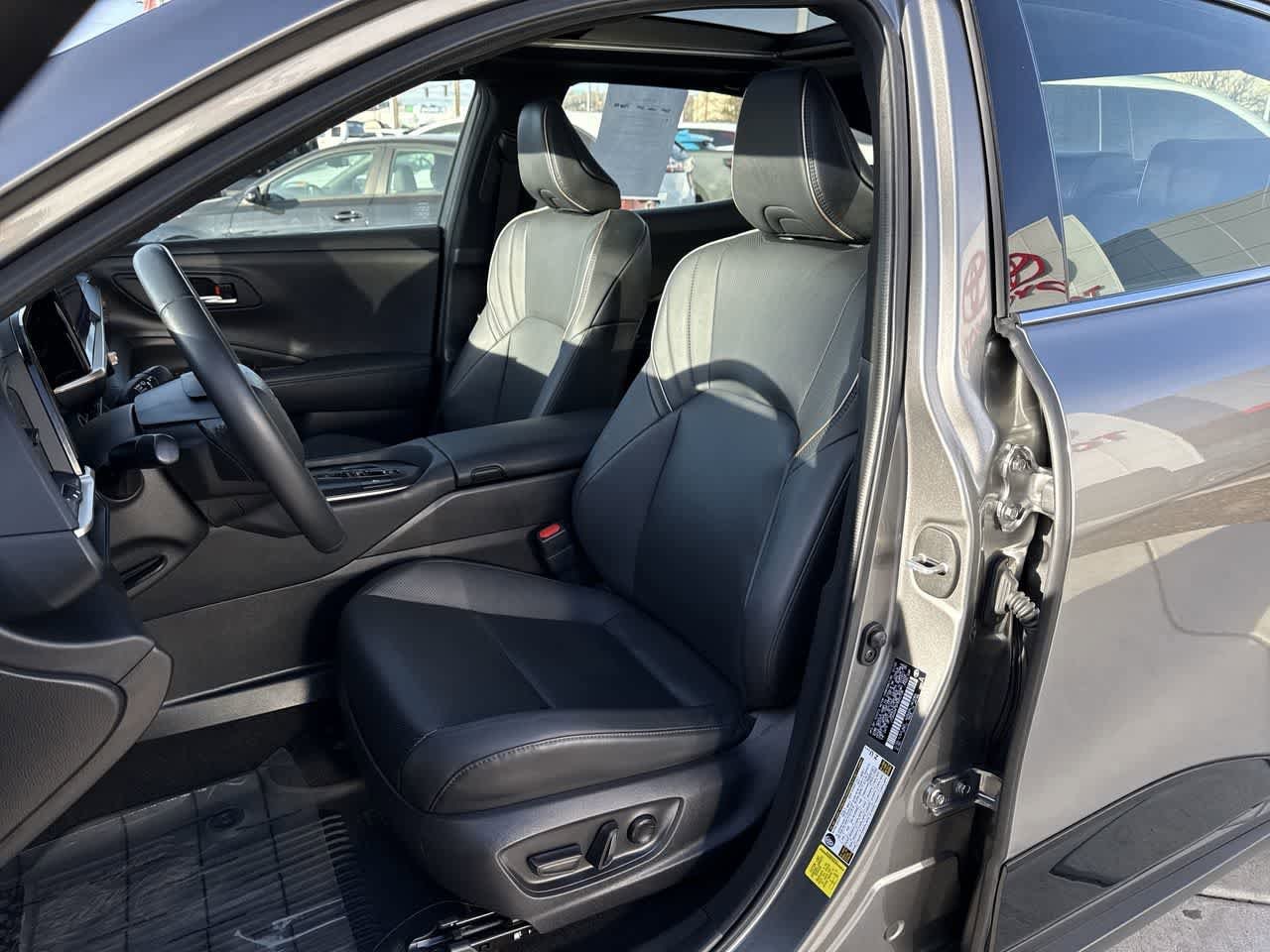 Thumbnail: 2023 Toyota Crown - 11