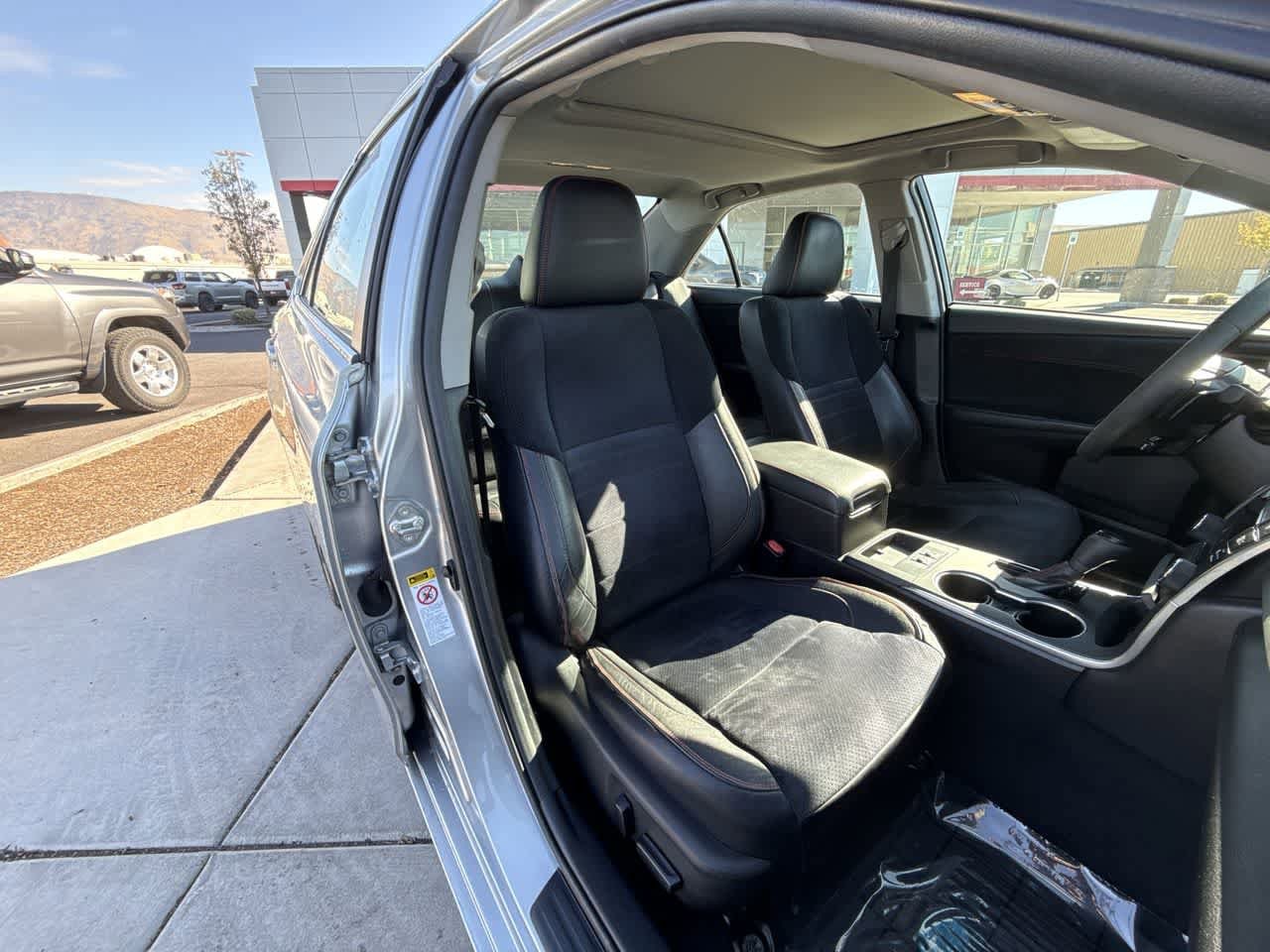 Thumbnail: 2015 Toyota Camry - 14