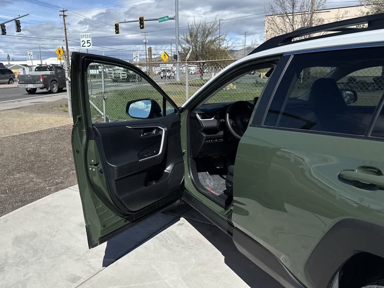 Thumbnail: 2024 Toyota RAV4 - 10