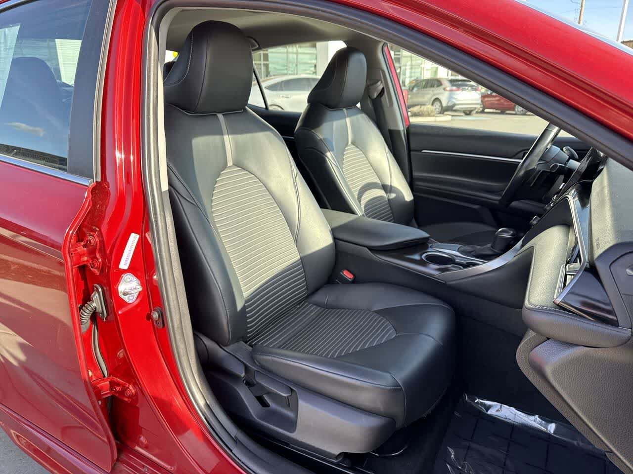 Thumbnail: 2021 Toyota Camry - 14