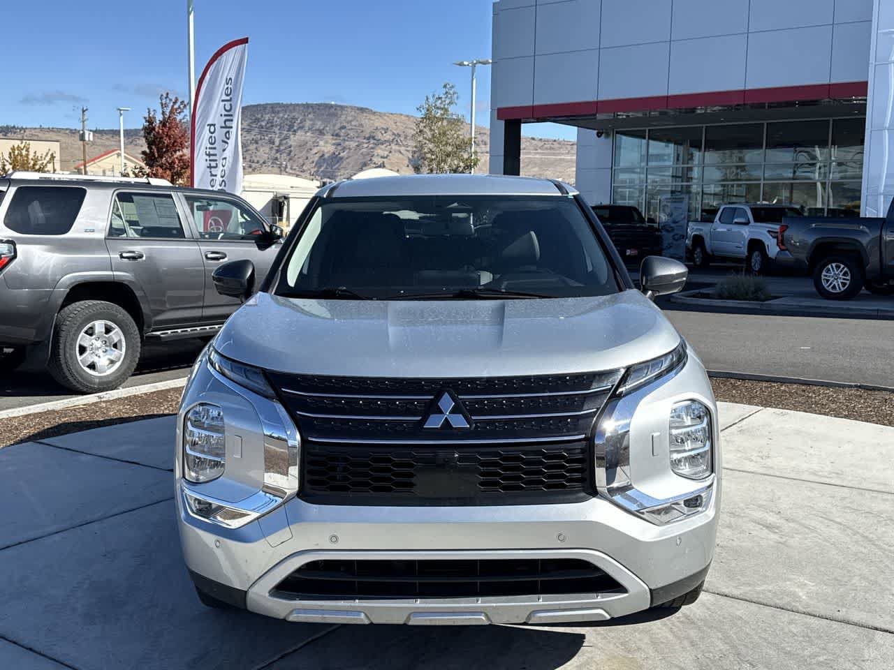 Thumbnail: 2022 Mitsubishi Outlander - 3