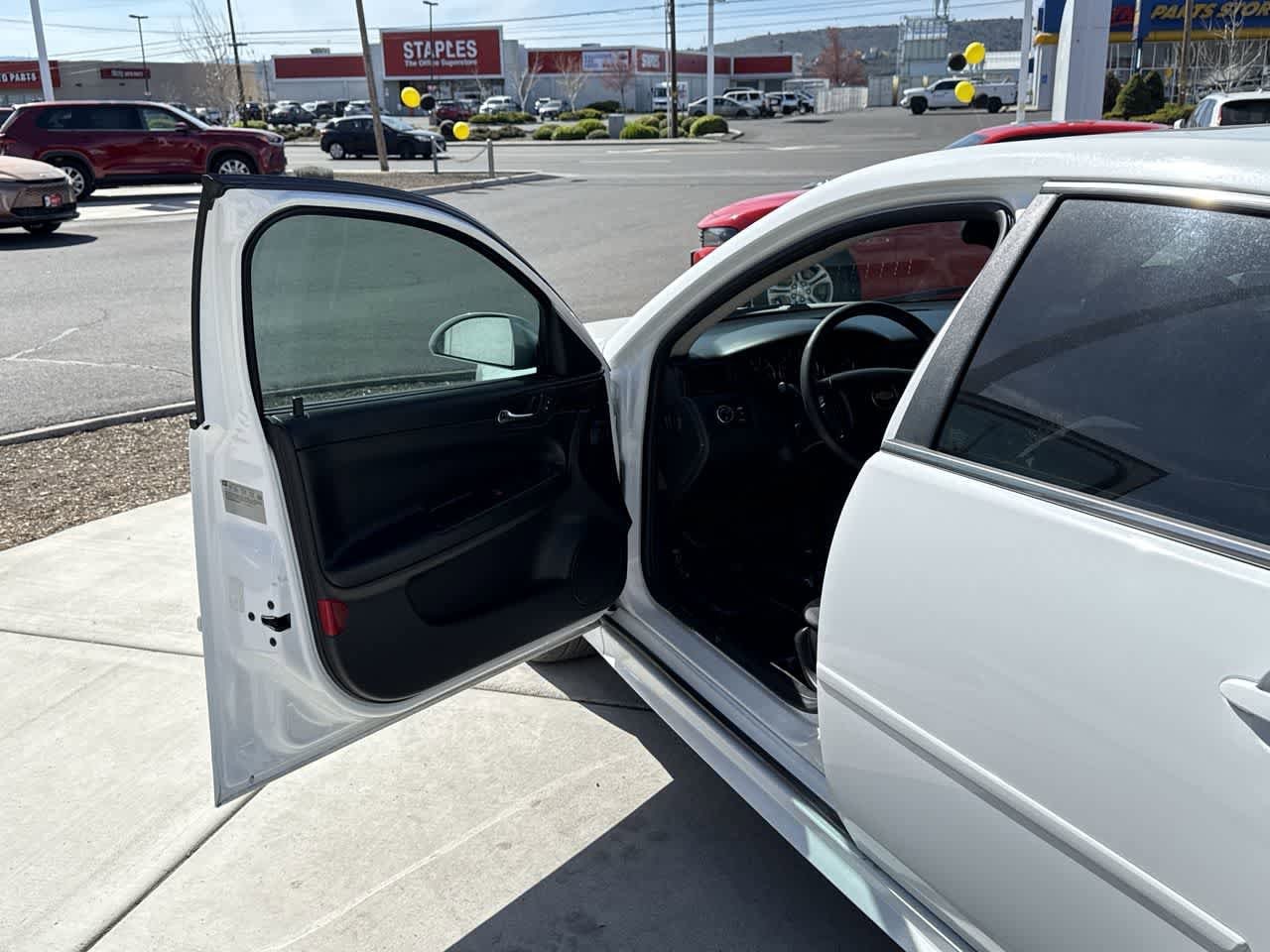 Thumbnail: 2015 Chevrolet Impala - 11