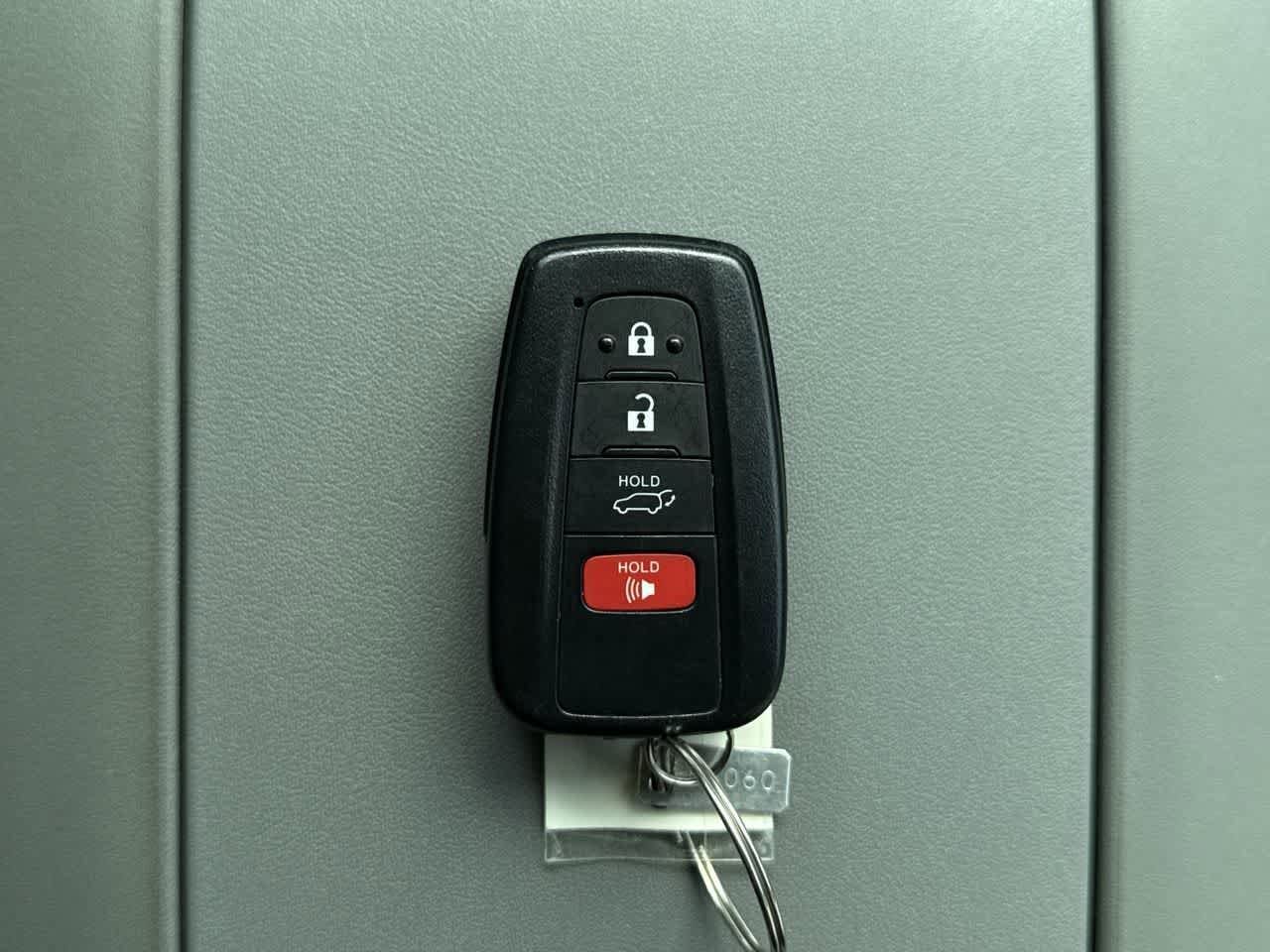 Thumbnail: 2021 Toyota Highlander - 24