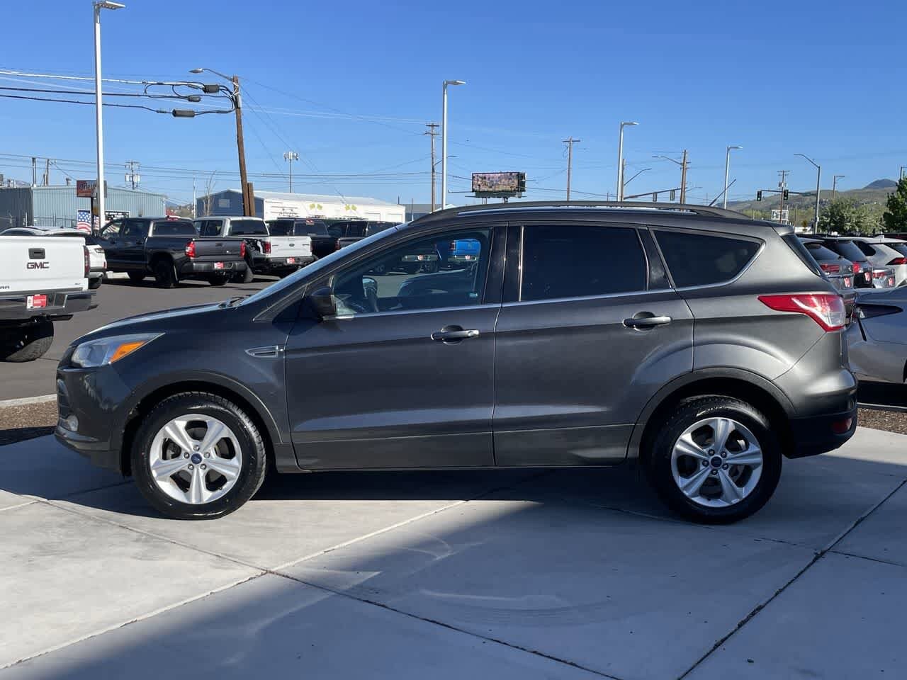2015 Ford Escape SE photo 2