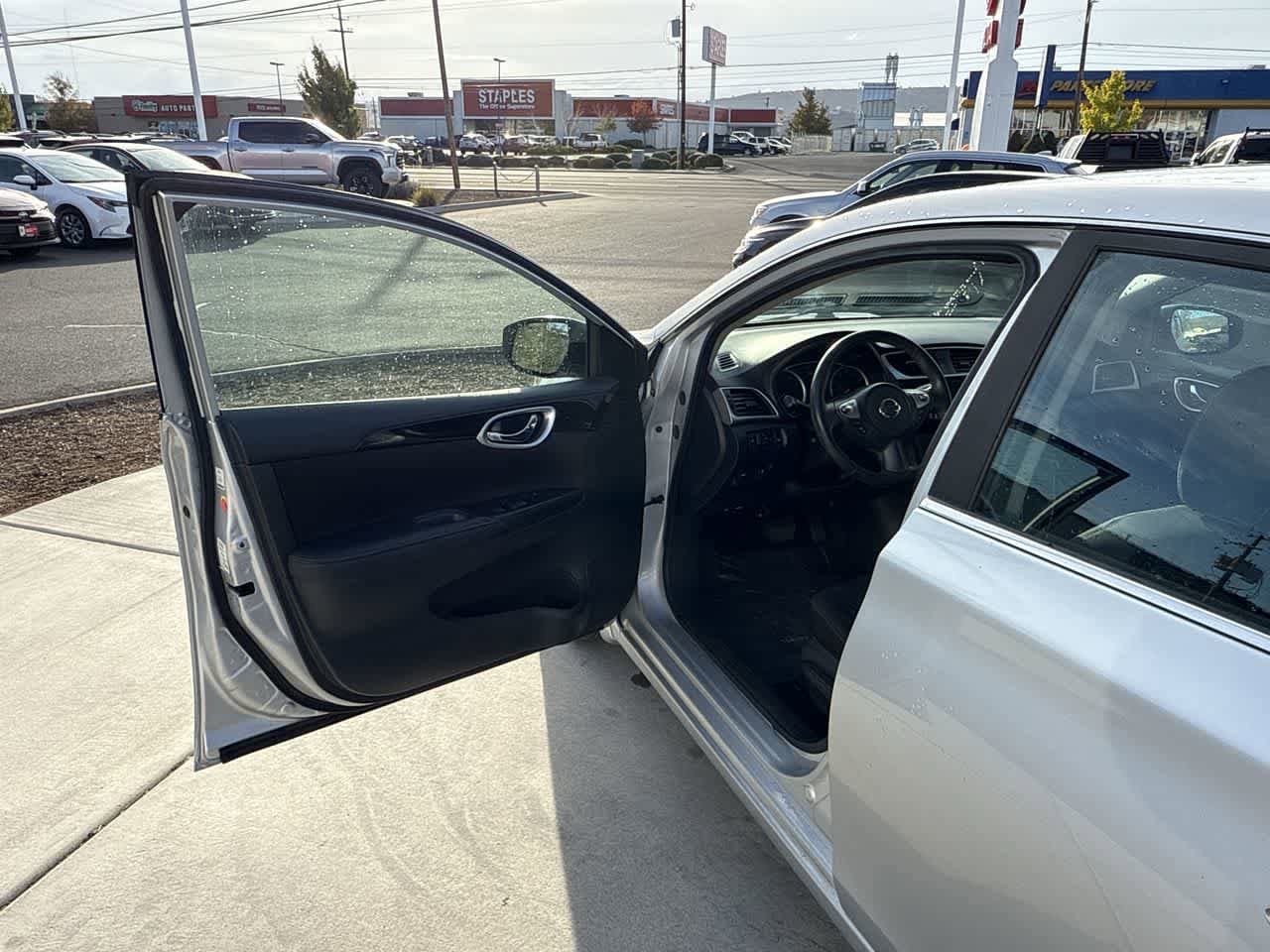 Thumbnail: 2019 Nissan Sentra - 10