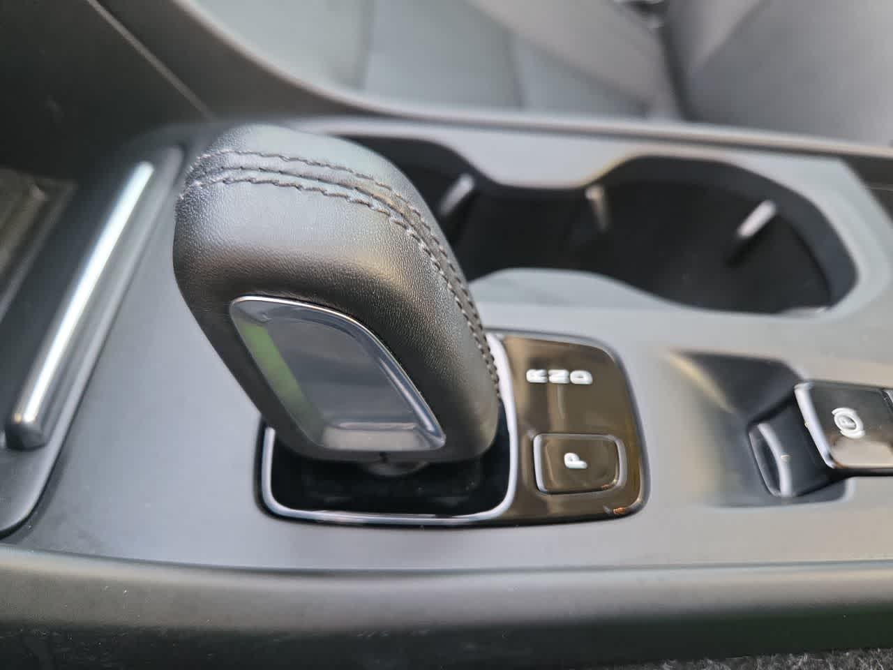 Thumbnail: 2021 Volvo XC40 - 21