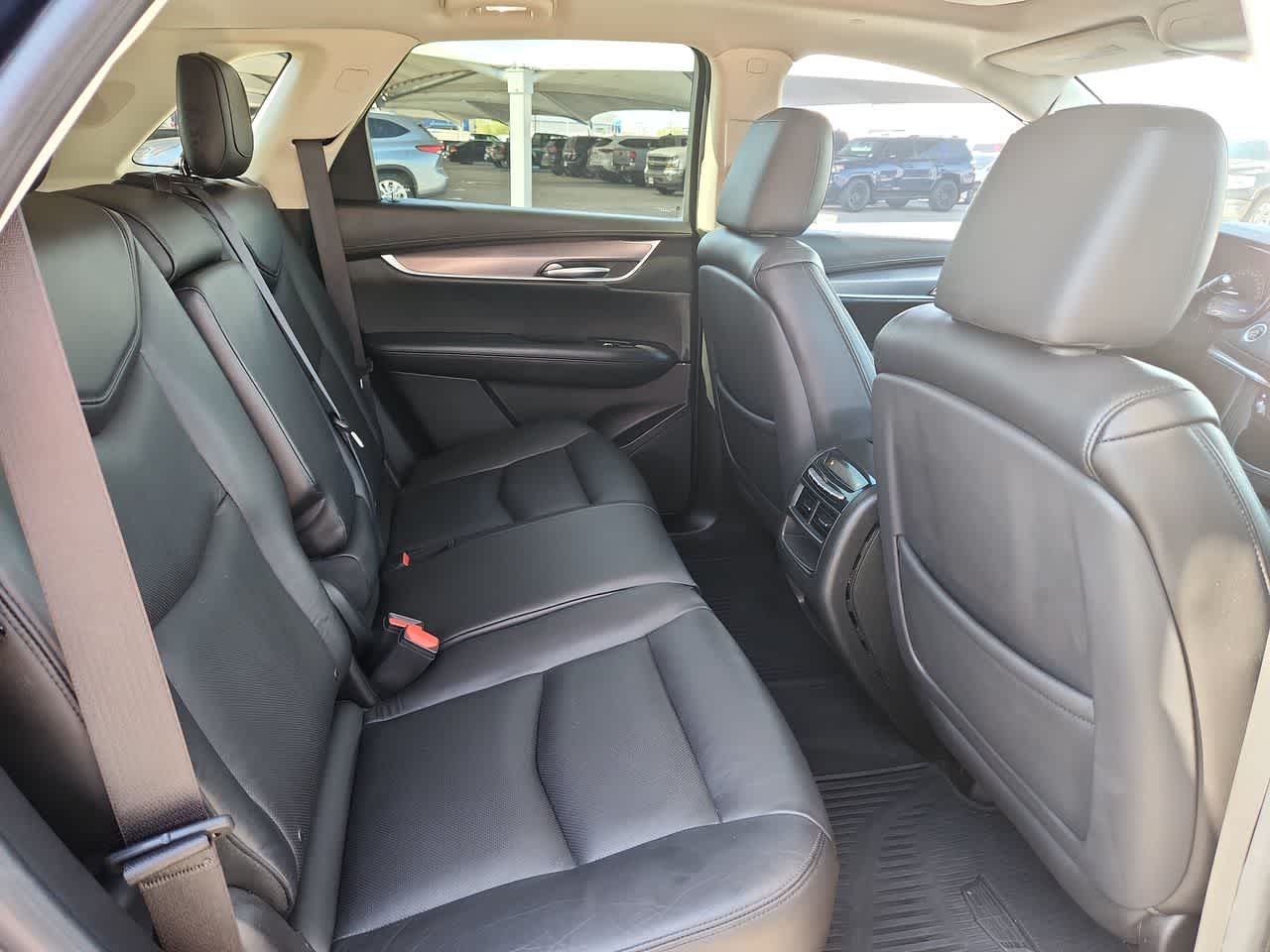 Thumbnail: 2017 Cadillac XT5 - 17