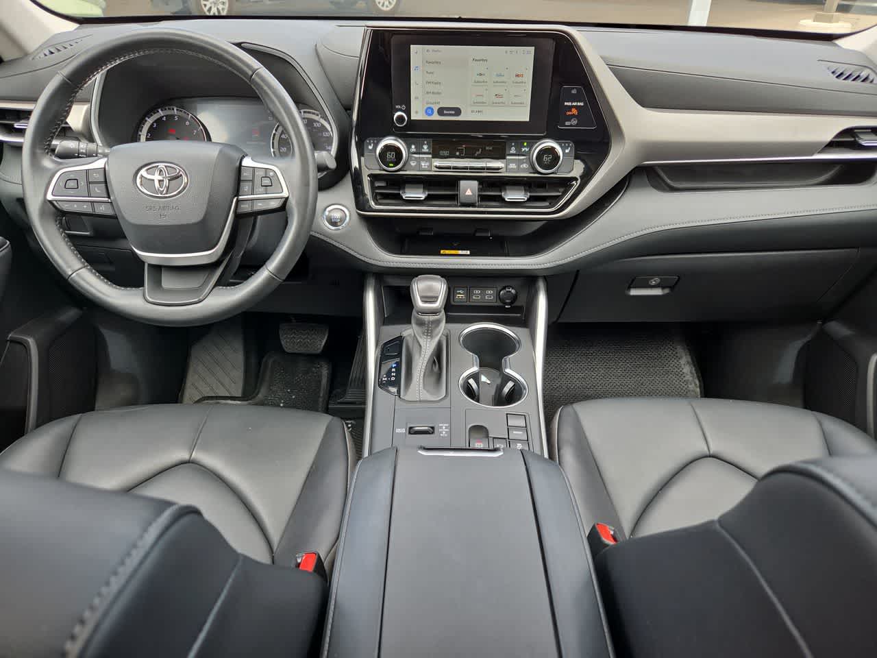 Thumbnail: 2023 Toyota Highlander - 14