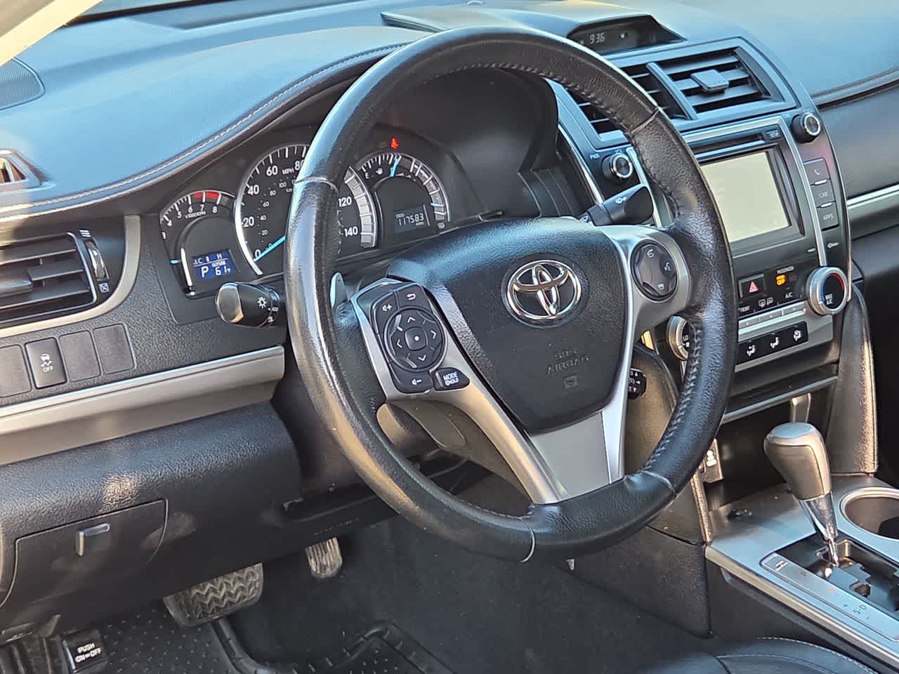 Thumbnail: 2013 Toyota Camry - 10