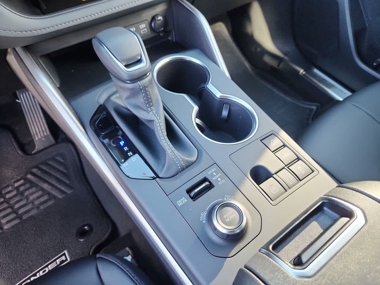 Thumbnail: 2026 Toyota Highlander - 21