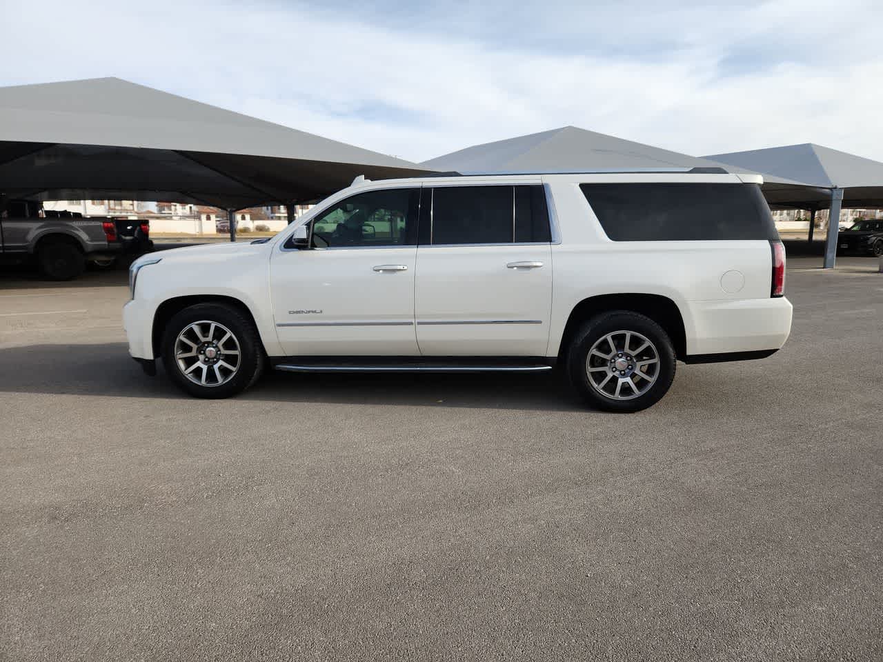 2015 GMC Yukon XL Denali 11