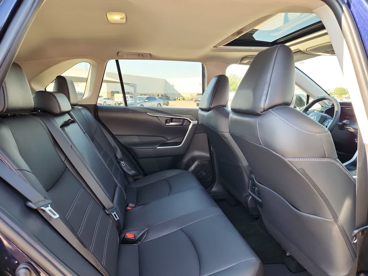 Thumbnail: 2023 Toyota RAV4 - 17