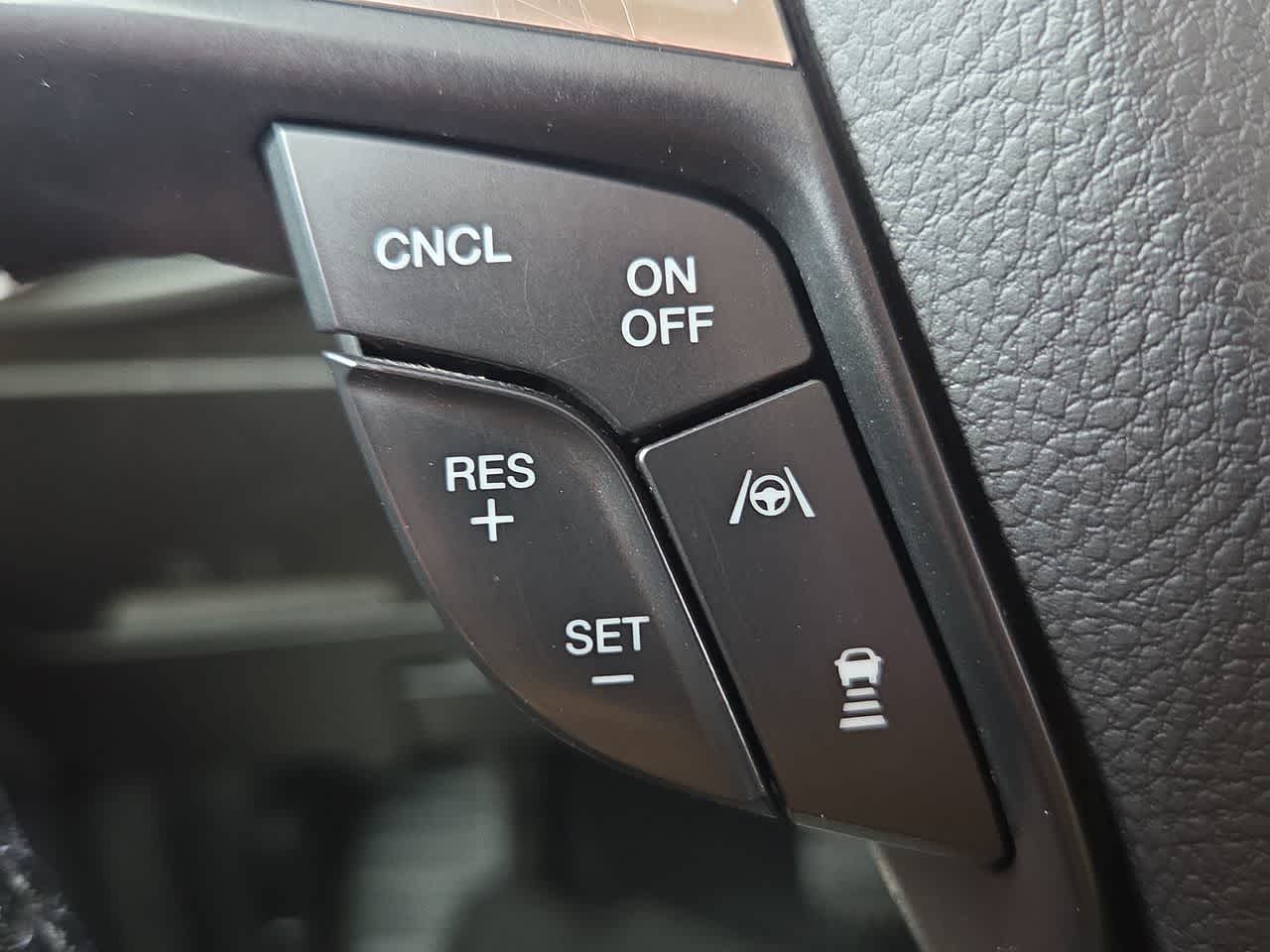 Thumbnail: 2022 Ford Edge - 24